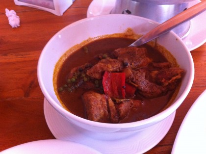 แกงคั่วกระดูกหมู